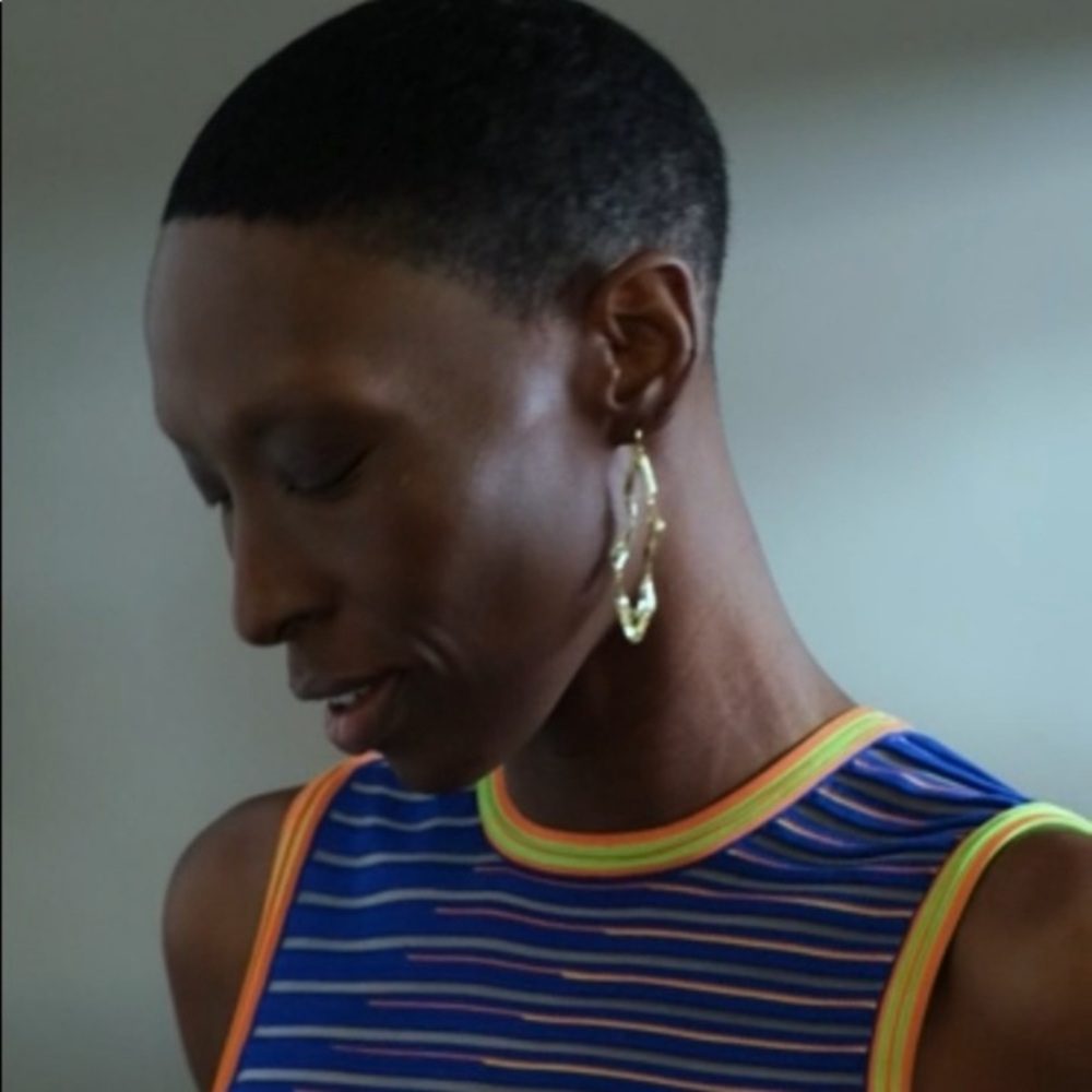 Alexis Bittar Gold Light Sculpted Linear Svelte Crumpled Hoop Wire Earrings - Picture 14 of 15
